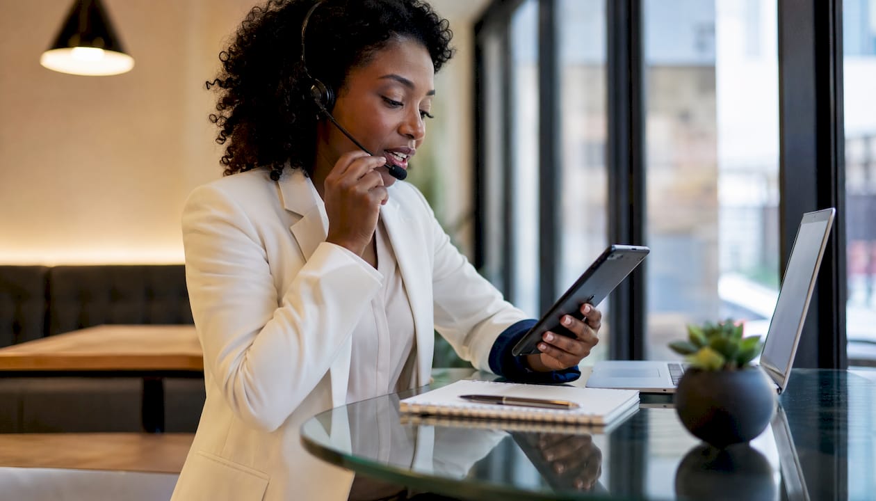 CRM Phone Integration for SMBs: AI Voice Guide