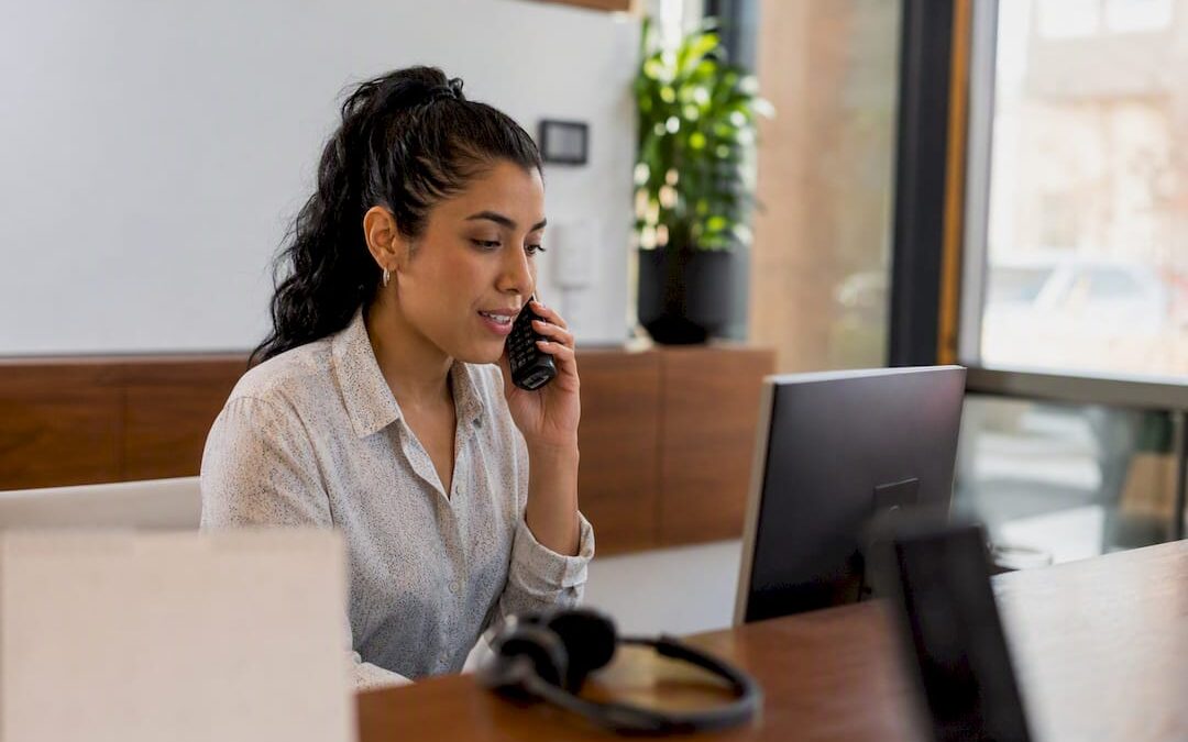 Bilingual Phone Receptionist Guide for Business Owners