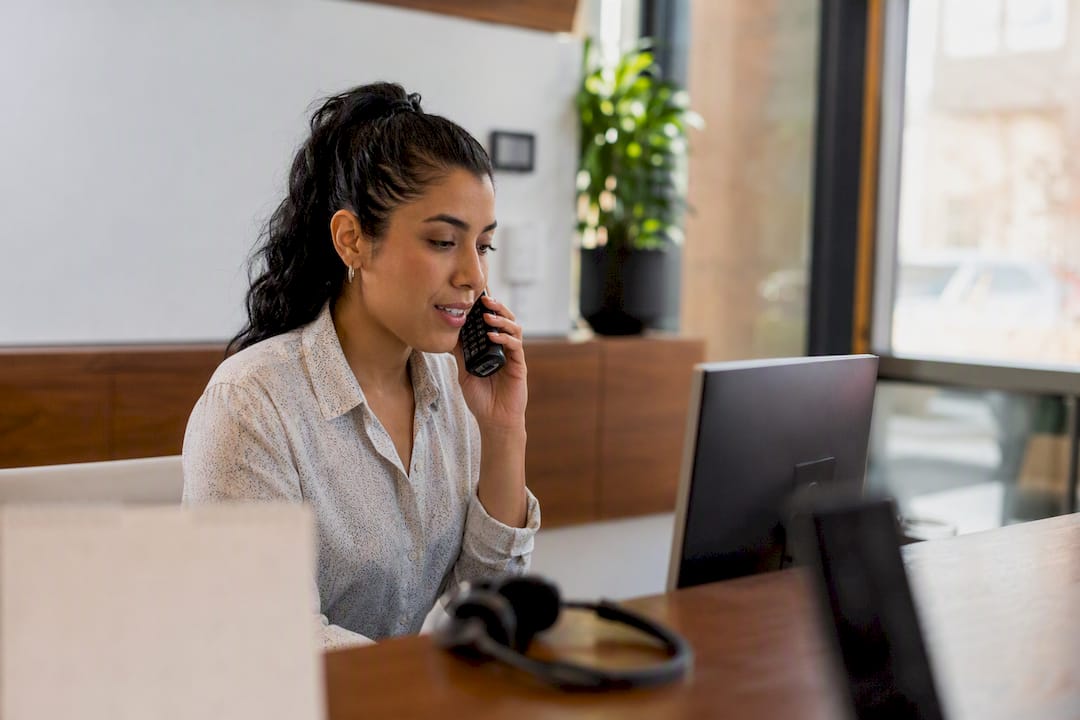 Bilingual Phone Receptionist Guide for Business Owners